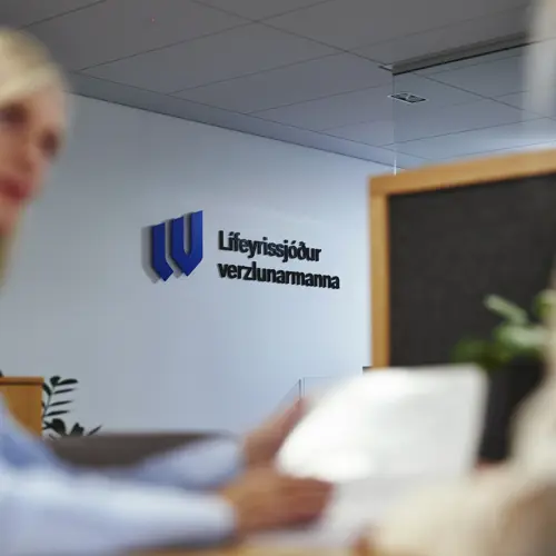 LV Radgjof Og Merki A Vegg